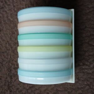 Tupperware Wagon Wheel Coaster and Holder Set